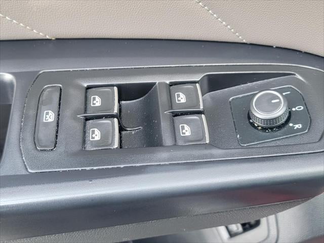 2021 Volkswagen Atlas 3.6L V6 SE w/Technology R-Line