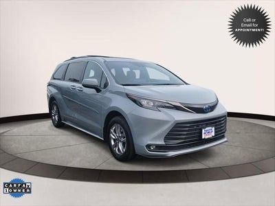 2023 Toyota Sienna Woodland Edition