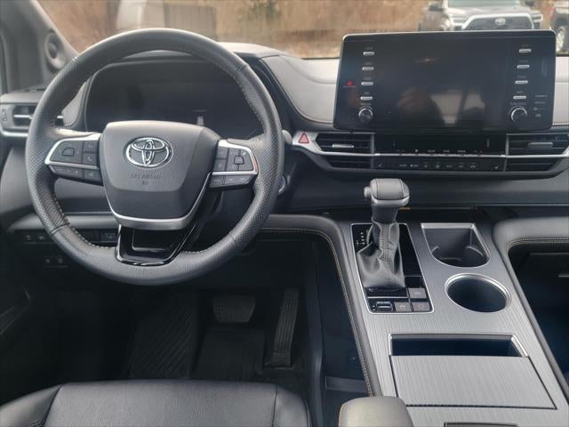 2023 Toyota Sienna Woodland Edition