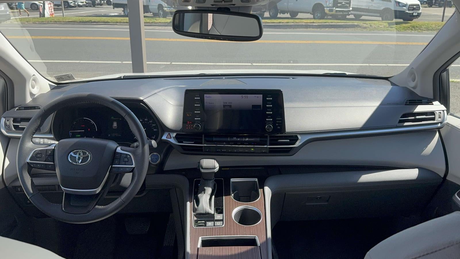 2024 Toyota Sienna XLE FWD 8-Passenger (Natl)