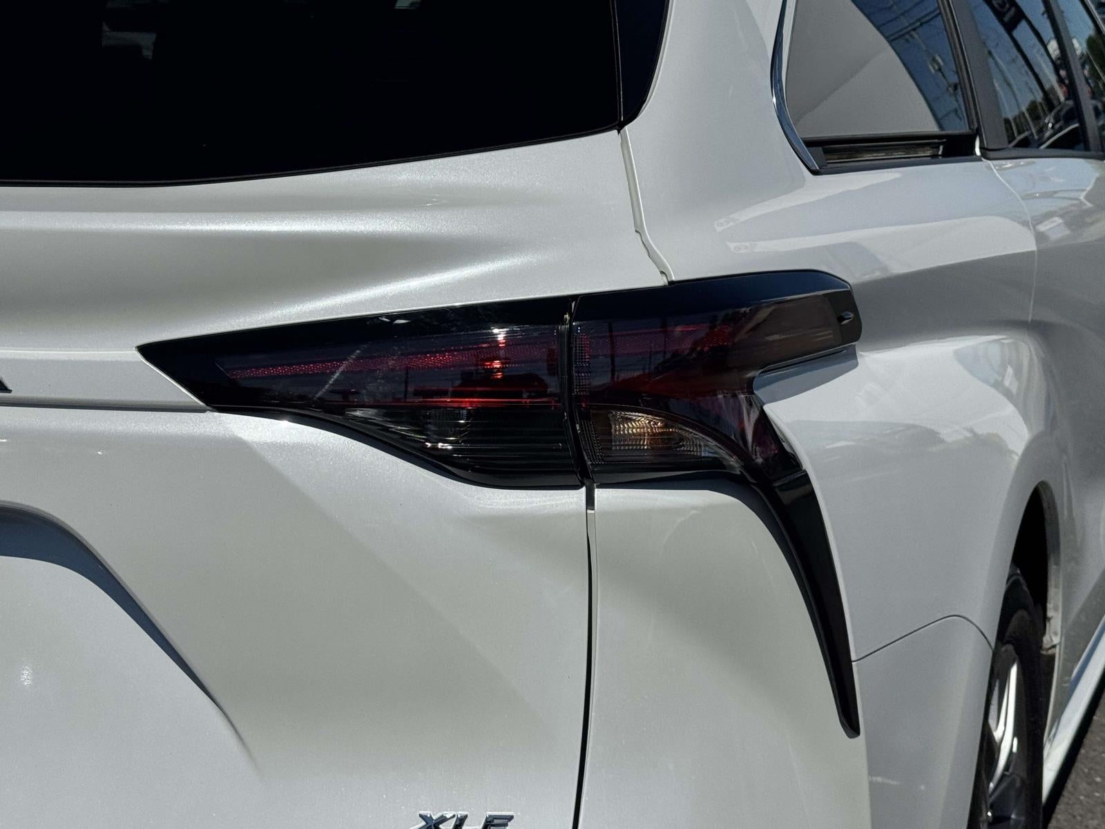 2024 Toyota Sienna XLE FWD 8-Passenger (Natl)