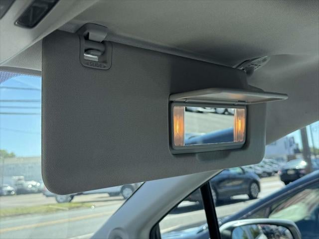 2024 Toyota Sienna XLE FWD 8-Passenger (Natl)
