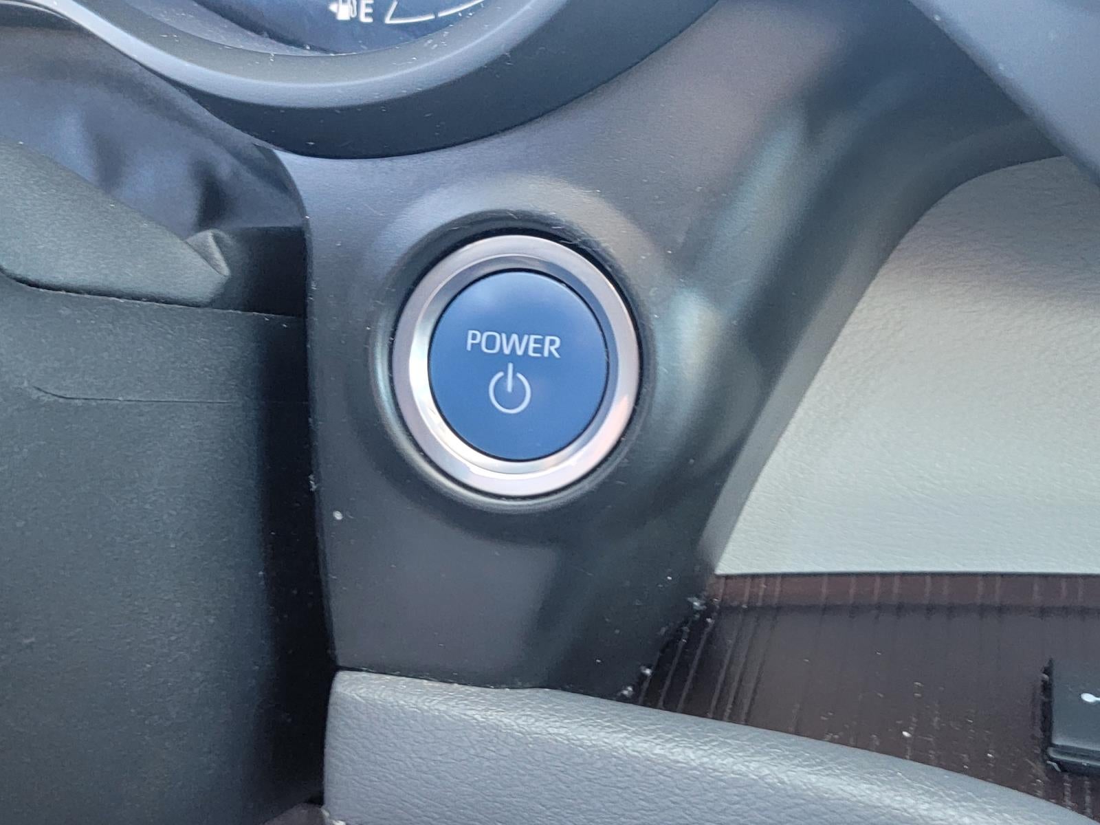 2023 Toyota Sienna LE
