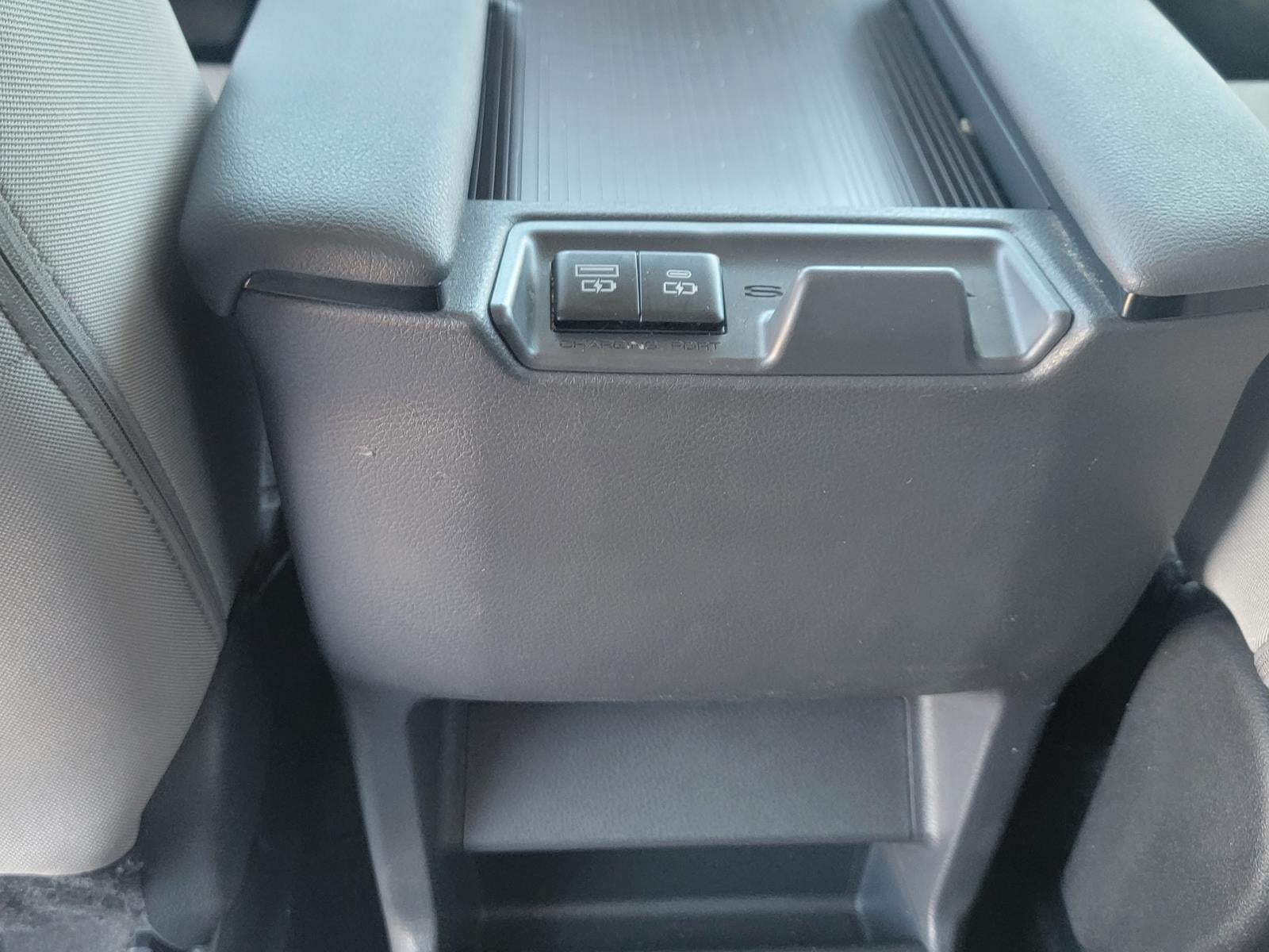 2023 Toyota Sienna LE