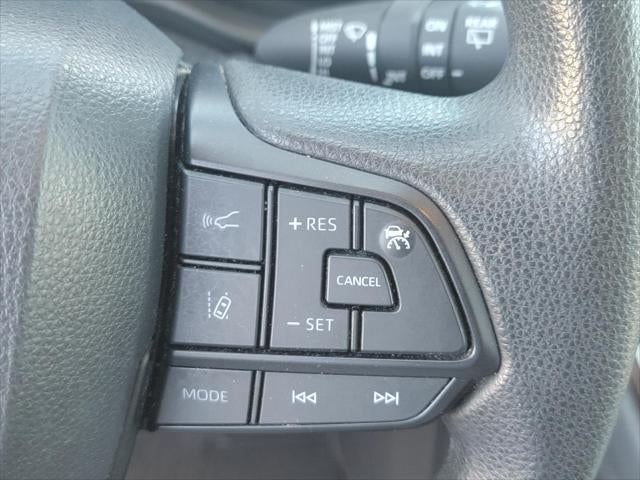 2023 Toyota Sienna LE