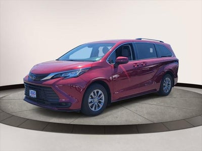2023 Toyota Sienna LE