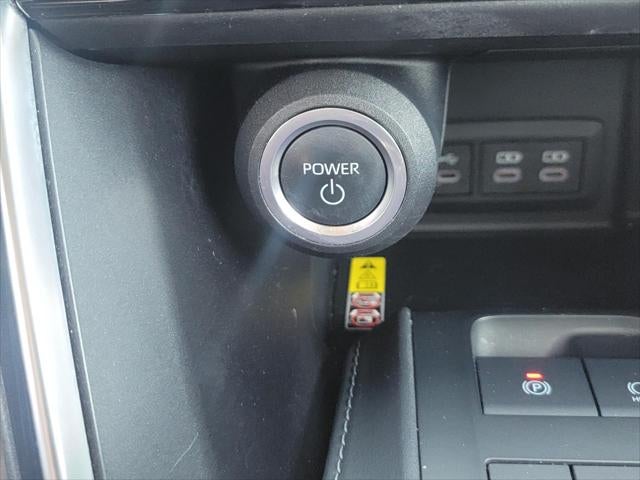 2023 Toyota Venza LE