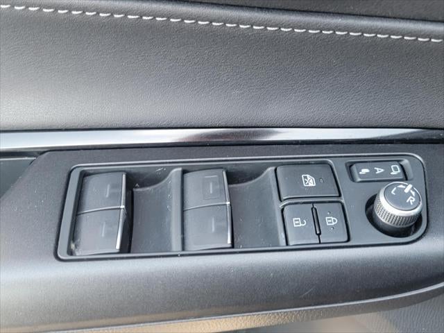 2023 Toyota Venza LE