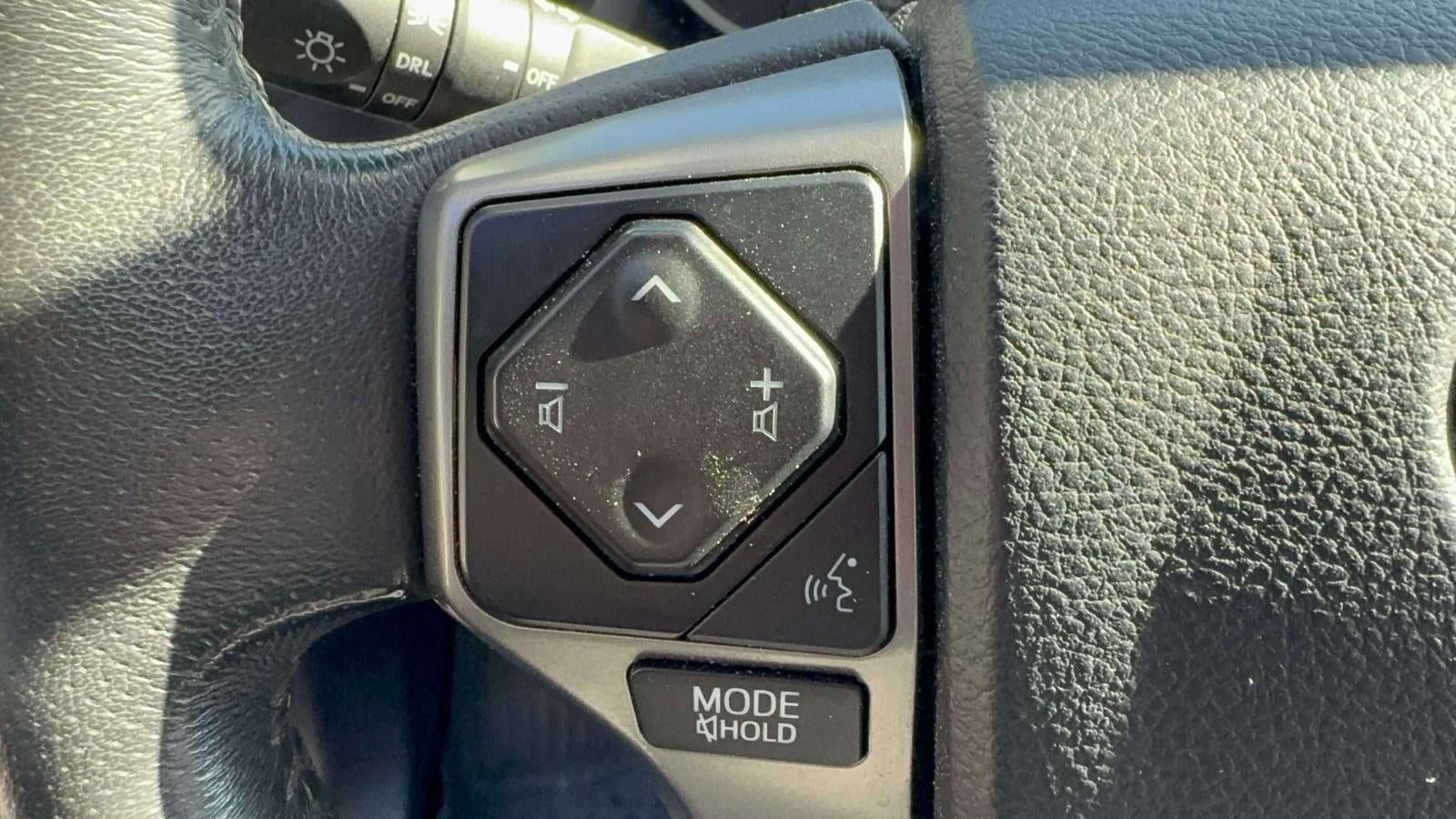 2017 Toyota Tacoma SR5 Double Cab 6' Bed V6 4x4 AT (Natl)