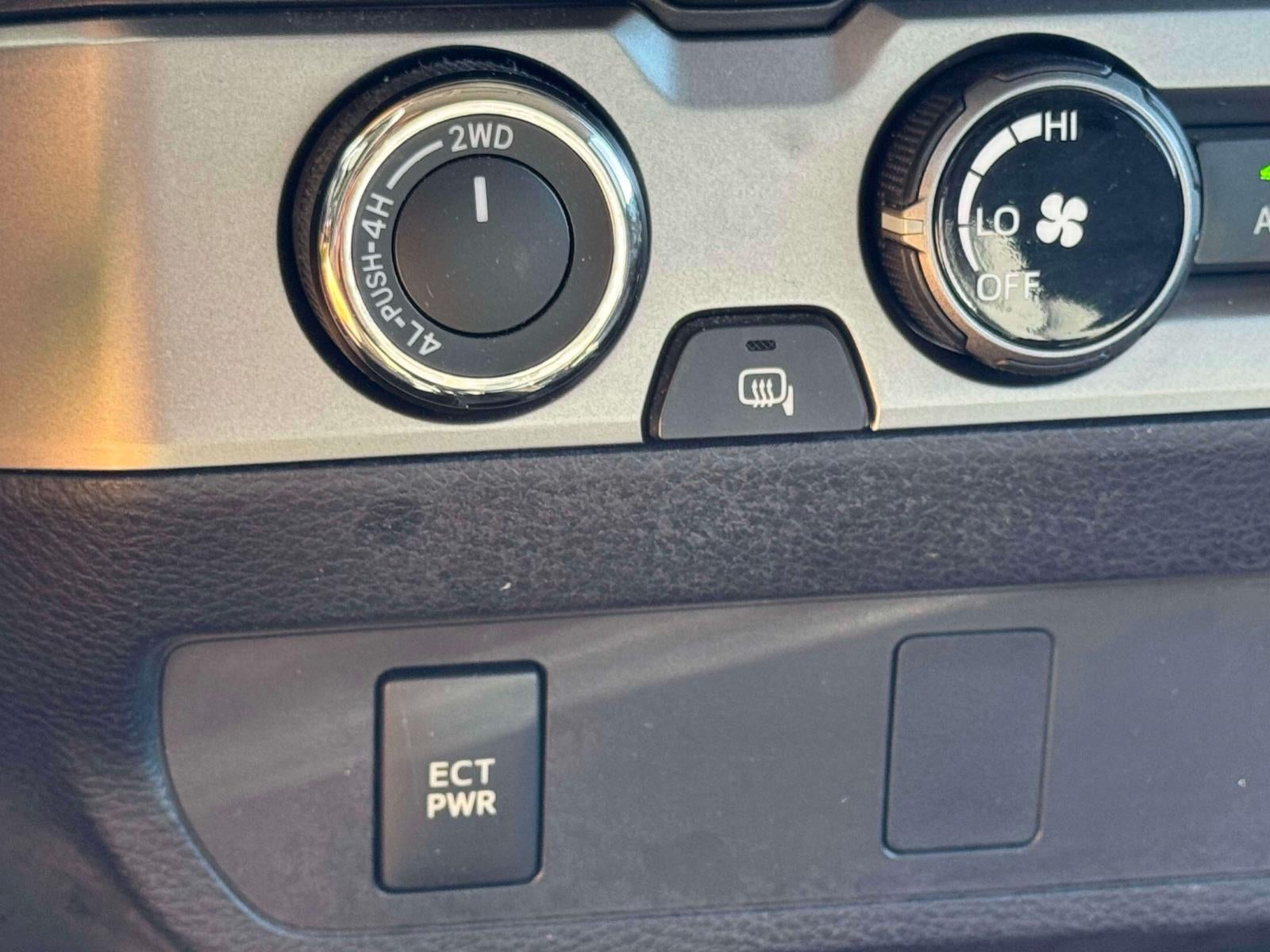 2017 Toyota Tacoma SR5 Double Cab 6' Bed V6 4x4 AT (Natl)