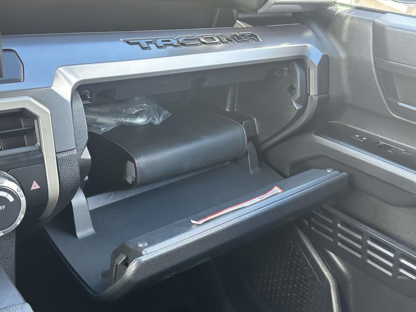 2025 Toyota Tacoma 4WD SR Double Cab 5' Bed AT (Natl)