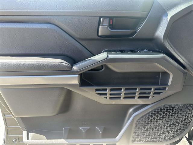 2025 Toyota Tacoma 4WD SR Double Cab 5' Bed AT (Natl)