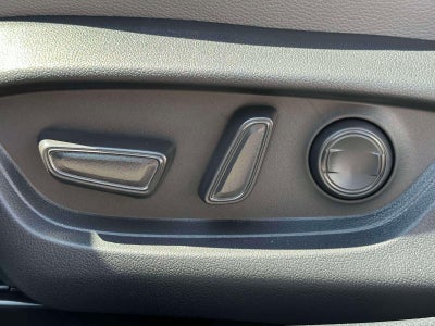 2025 Toyota Camry SE AWD