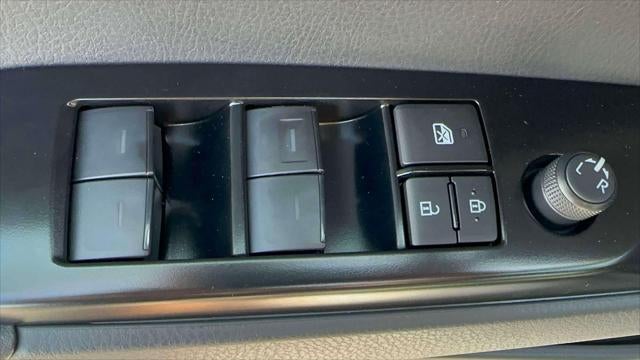 2025 Toyota Camry SE AWD