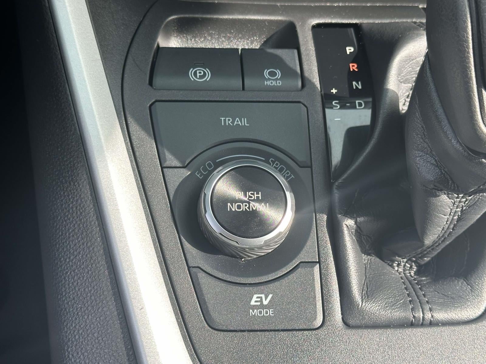 2022 Toyota RAV4 Hybrid XLE AWD (Natl)