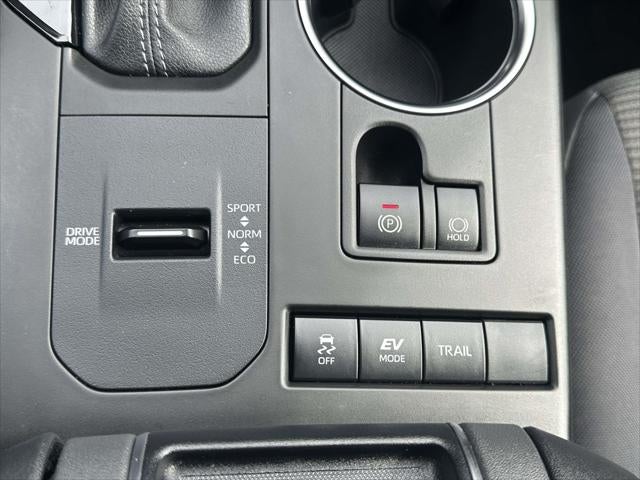 2022 Toyota Highlander Hybrid LE AWD (Natl)