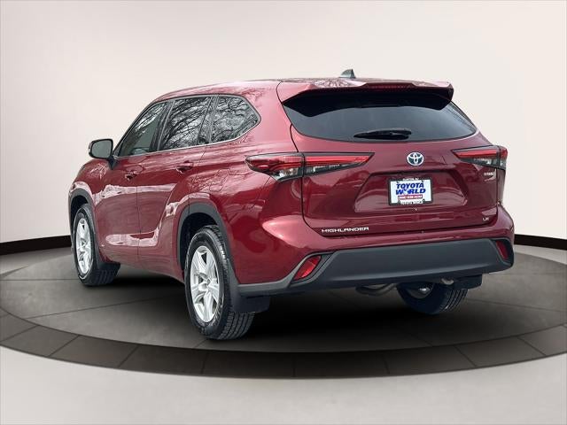 2022 Toyota Highlander Hybrid LE AWD (Natl)