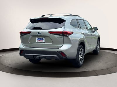 2023 Toyota Highlander Hybrid XLE AWD (Natl)