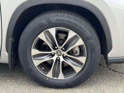 2023 Toyota Highlander Hybrid XLE AWD (Natl)