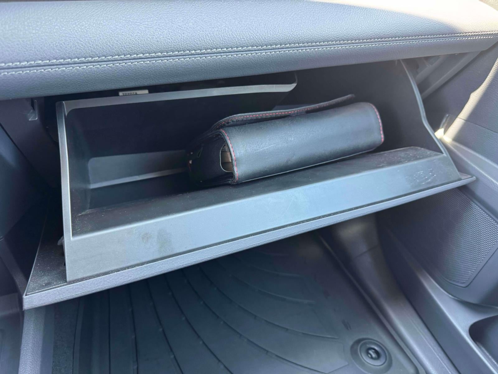 2021 Toyota Sienna XLE FWD 8-Passenger (Natl)