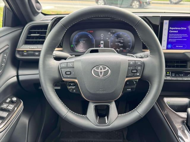 2025 Toyota Crown Platinum AWD (Natl)
