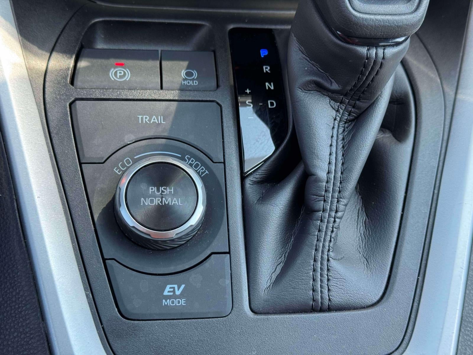 2024 Toyota RAV4 Hybrid LE AWD (Natl)