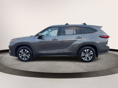 2022 Toyota Highlander XLE AWD (Natl)