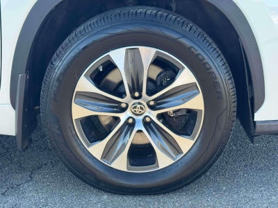 2021 Toyota Highlander XLE AWD (Natl)