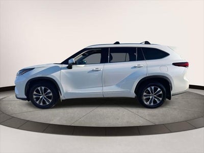 2021 Toyota Highlander XLE AWD (Natl)
