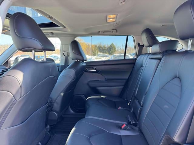 2025 Toyota Highlander Hybrid XLE AWD (Natl)