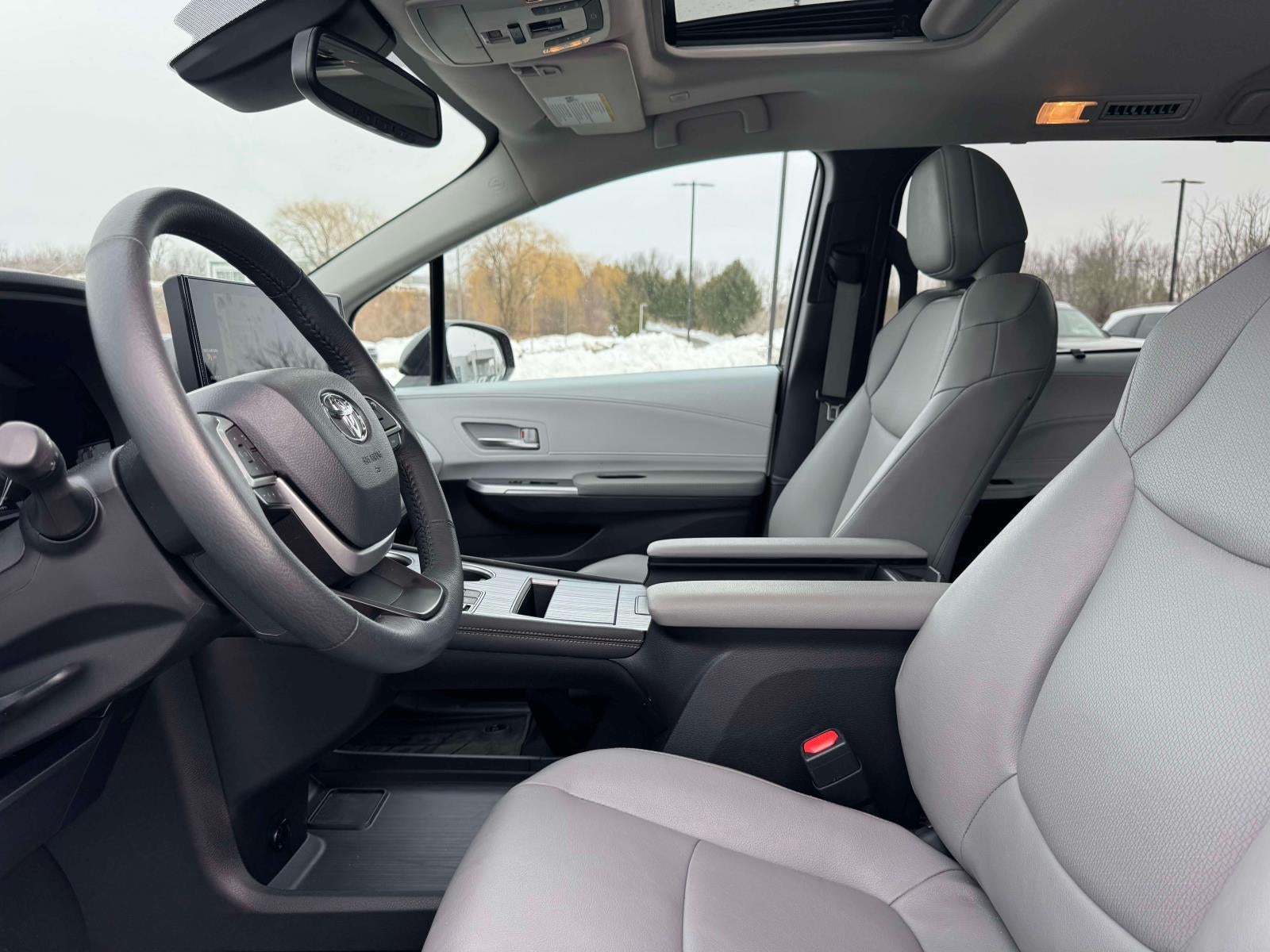 2025 Toyota Sienna XLE AWD 7-Passenger (Natl)