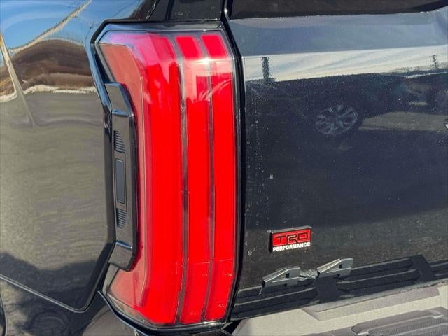 2025 Toyota Tundra 4WD Platinum Hybrid CrewMax 5.5' Bed (Natl)