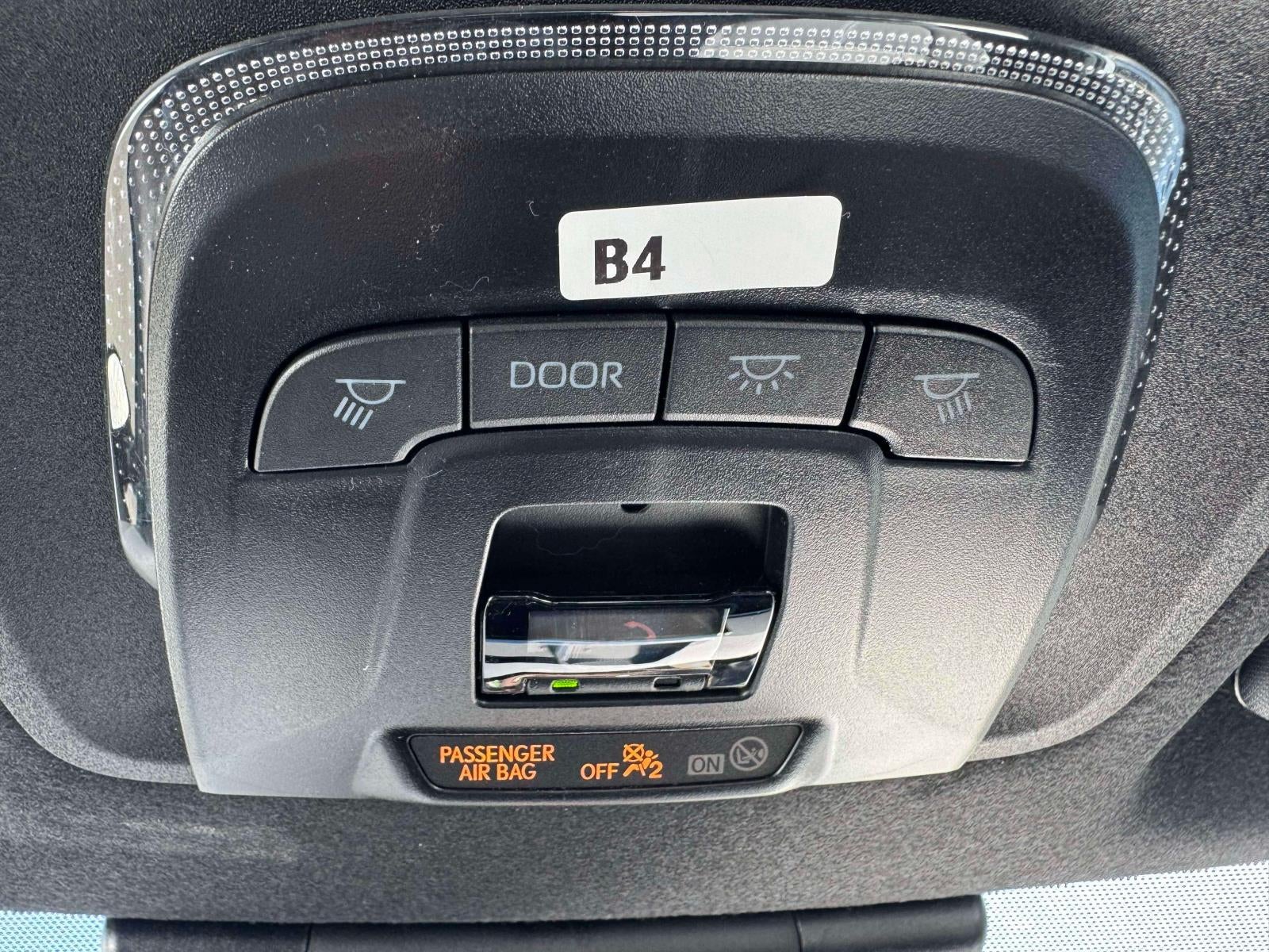 2026 Toyota Corolla Cross Hybrid S 4WD (Natl)