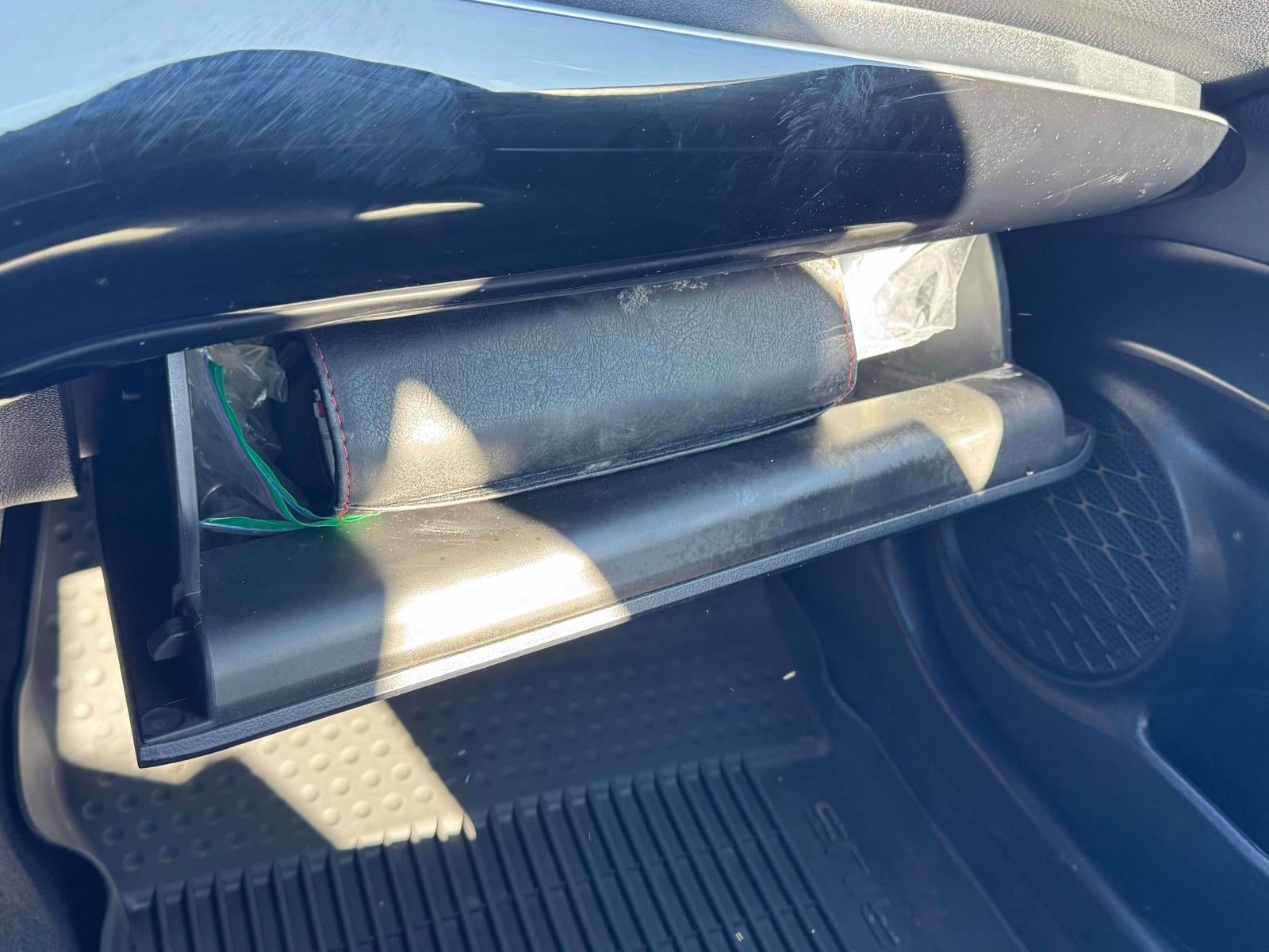 2022 Toyota Prius LE AWD-e (Natl)