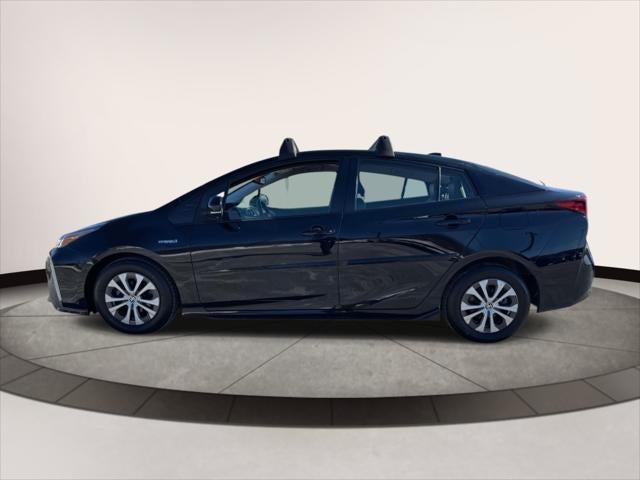 2022 Toyota Prius LE AWD-e (Natl)