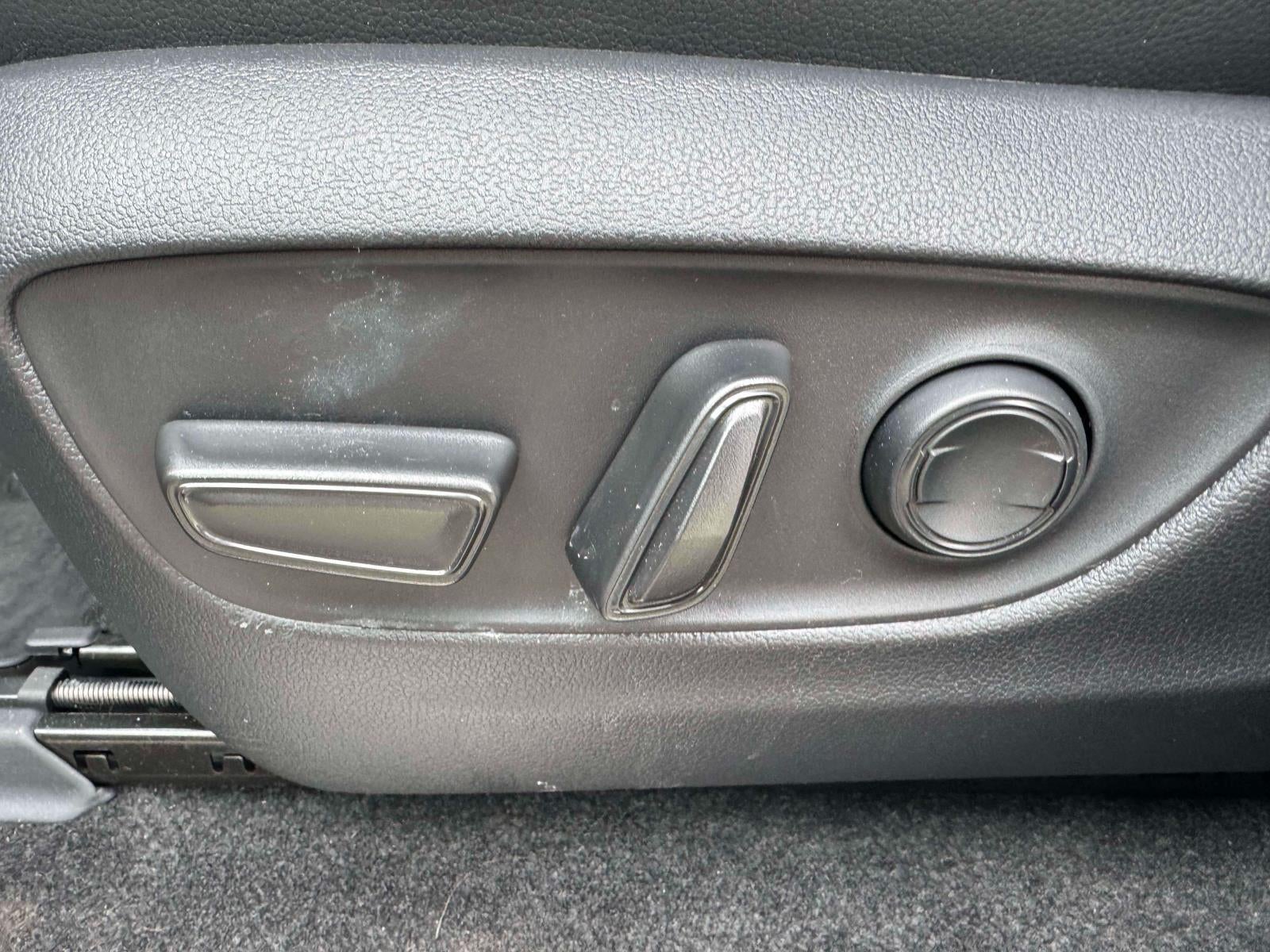 2025 Toyota Land Cruiser 4WD (Natl)