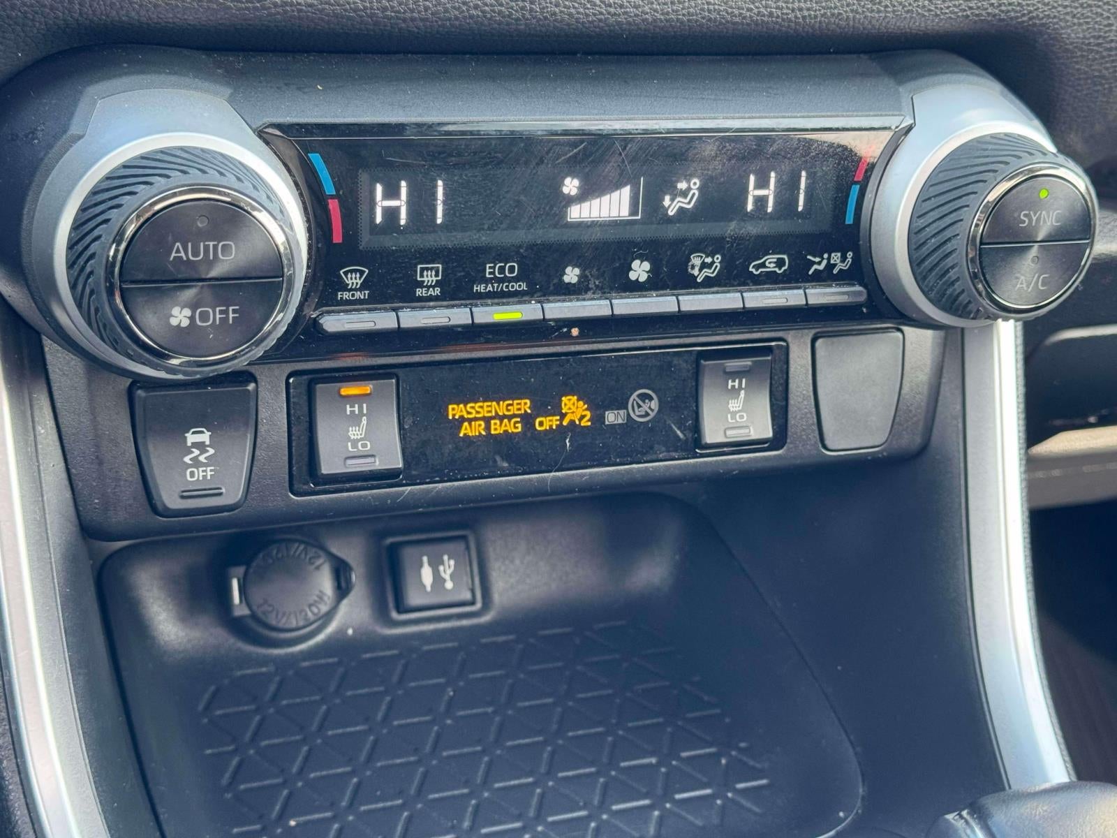 2019 Toyota RAV4 XLE AWD (Natl)