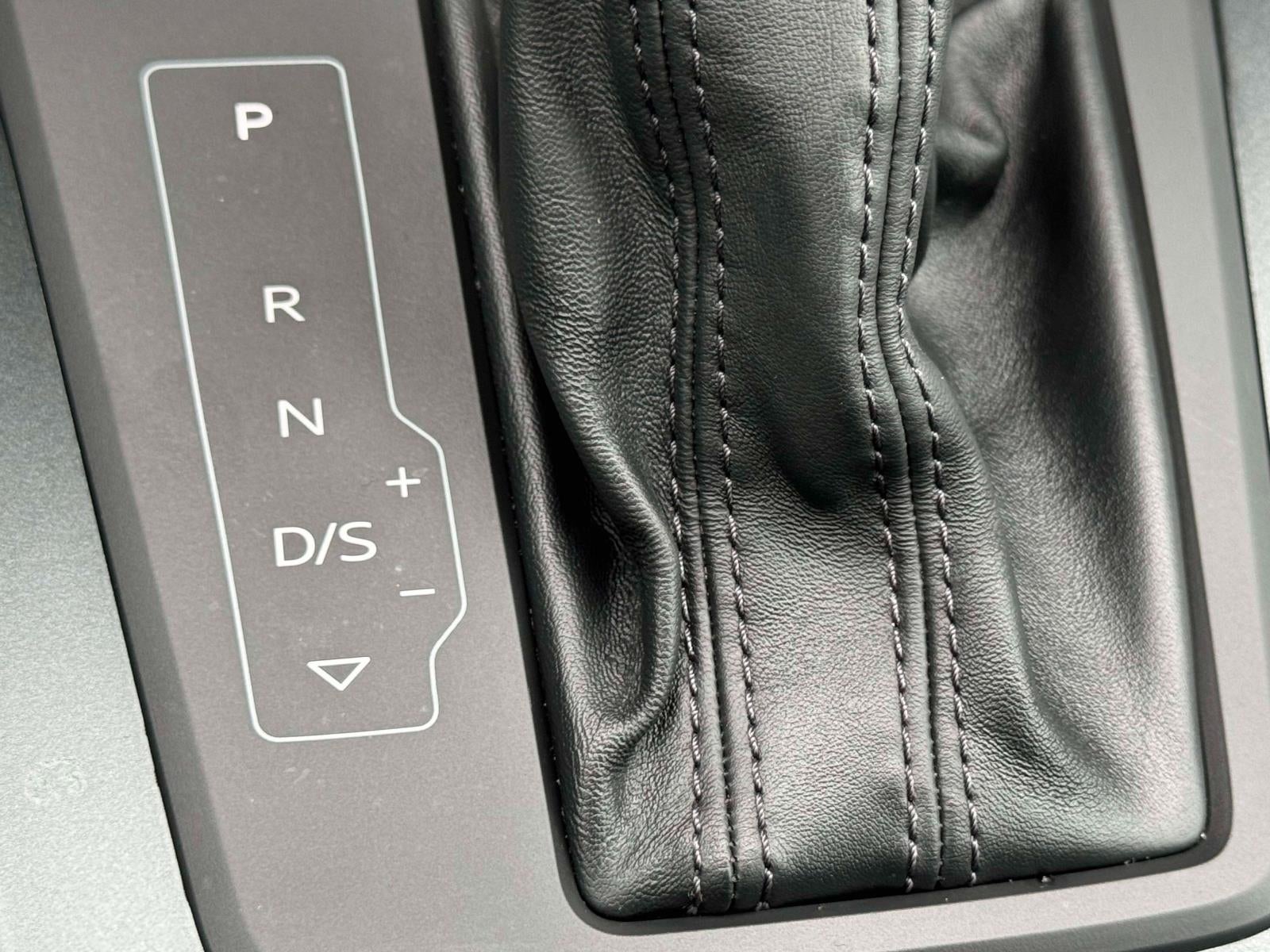 2019 Audi Q3 2.0 TFSI S line Prestige quattro